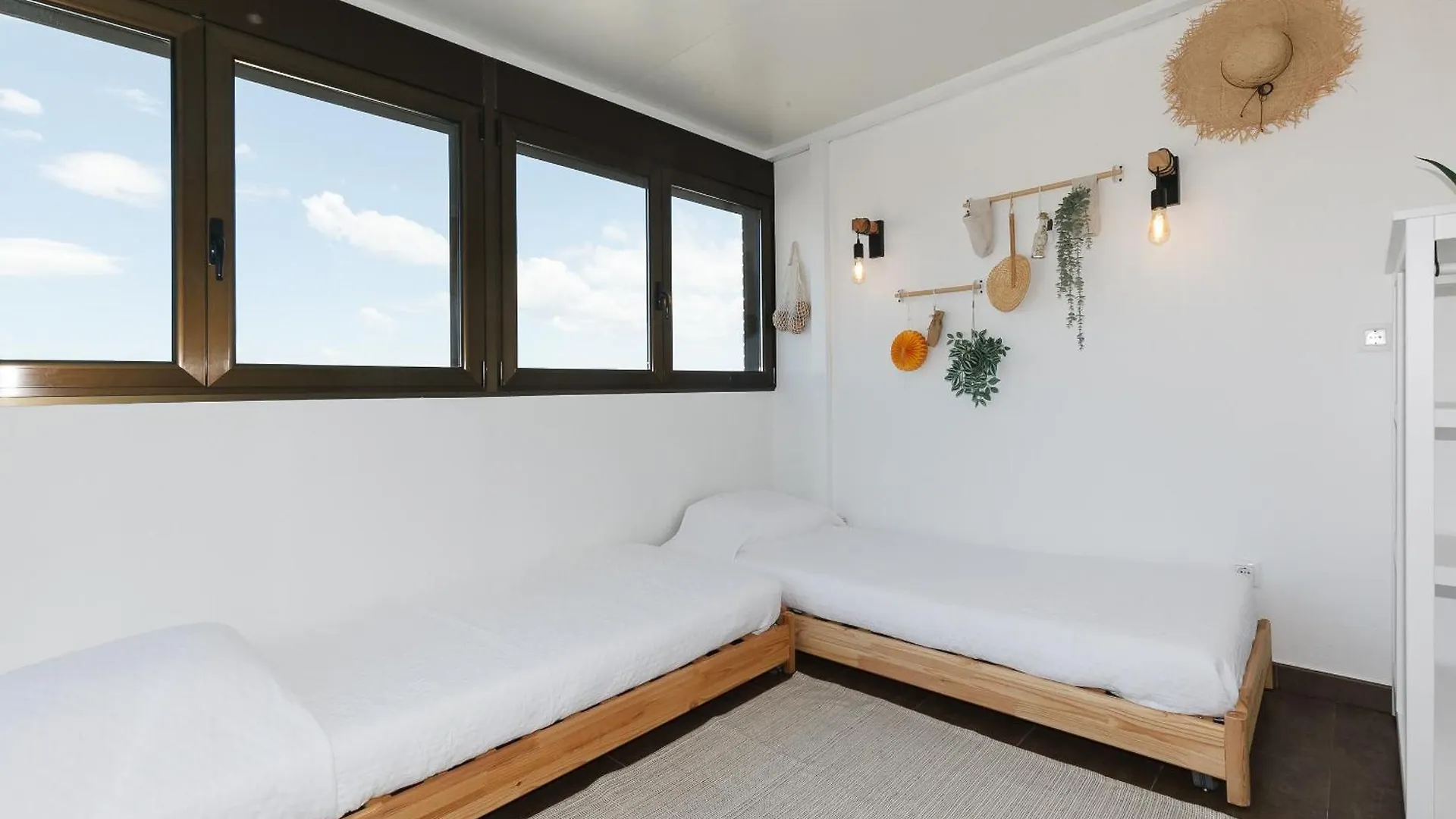 Uhc Caspel Apartments La Pineda Spain
